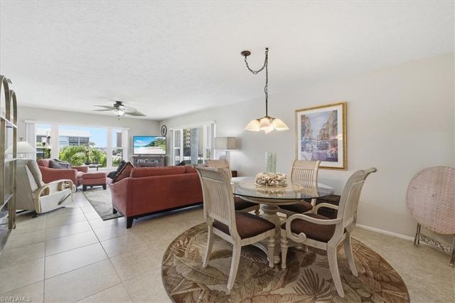 4231 SE 19th PL 2J, Cape Coral, FL 33904