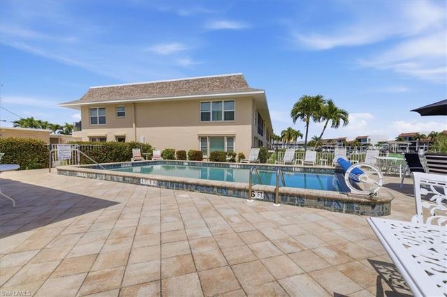 4231 SE 19th PL 2J, Cape Coral, FL 33904