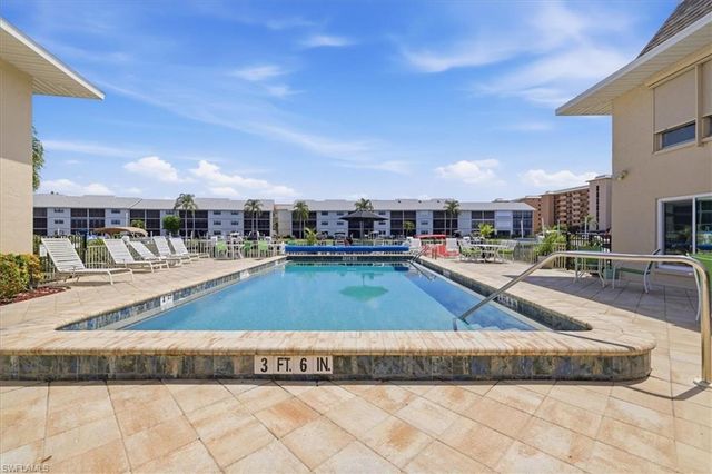 4231 SE 19th PL 2J, Cape Coral, FL 33904