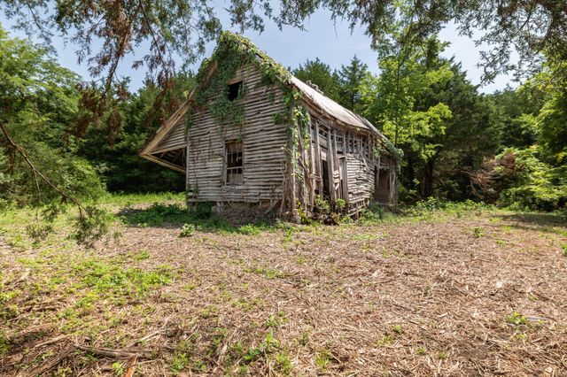 394 Young Hollow Rd, Pulaski, TN 38478