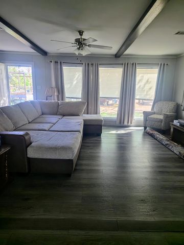 10211 Fm 1458, Sealy, TX 77474