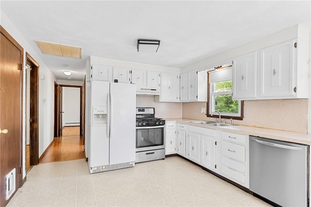71 Plymouth Street, Cranston, RI 02920