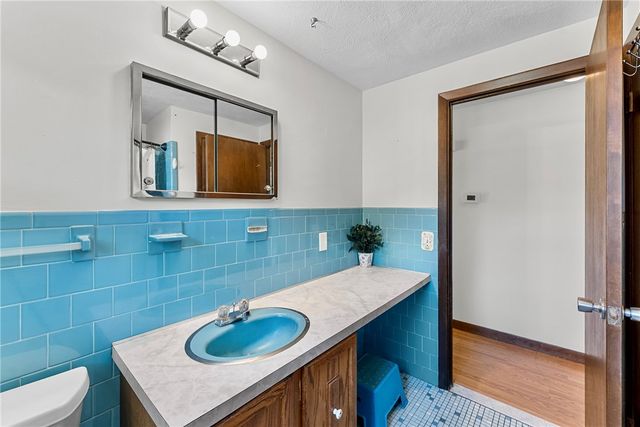 71 Plymouth Street, Cranston, RI 02920