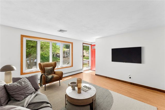 71 Plymouth Street, Cranston, RI 02920