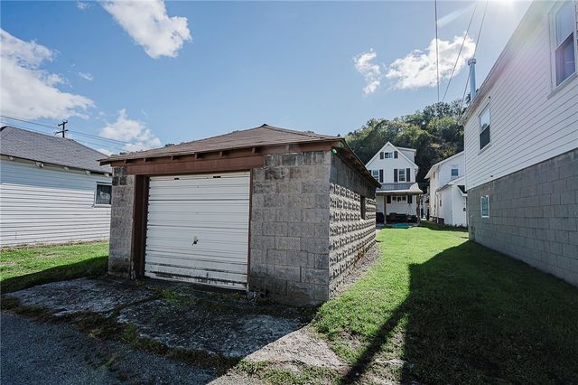 631 6th Ave, Ford City Boro, PA 16226