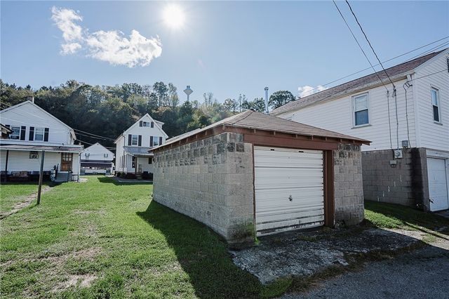 631 6th Ave, Ford City Boro, PA 16226