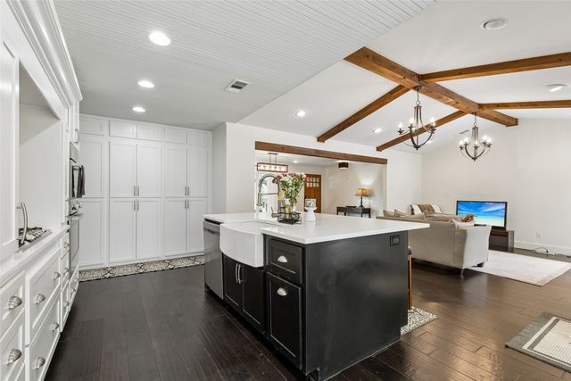 2808 Reedcroft Drive, Farmers Branch, TX 75234