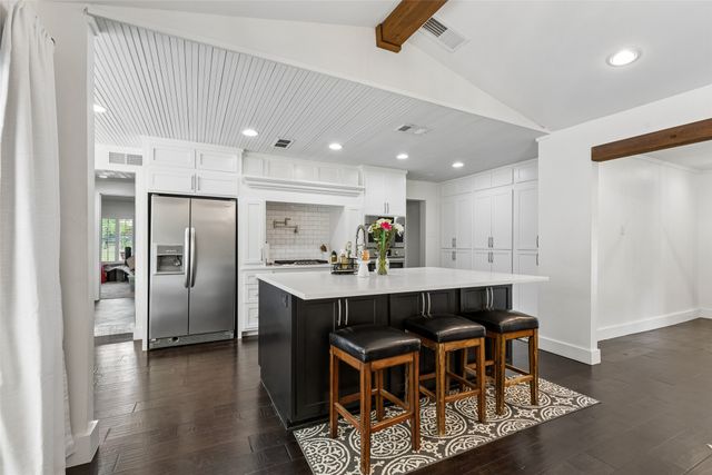 2808 Reedcroft Drive, Farmers Branch, TX 75234