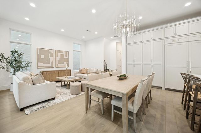 19 Wentworth Gate Path, Houston, TX 77027