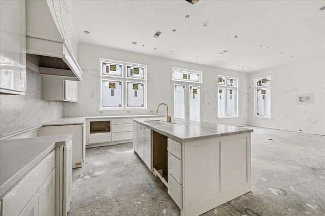 19 Wentworth Gate Path, Houston, TX 77027