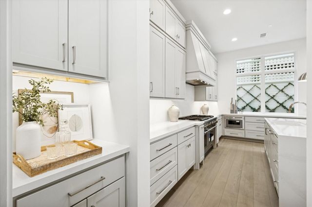 19 Wentworth Gate Path, Houston, TX 77027