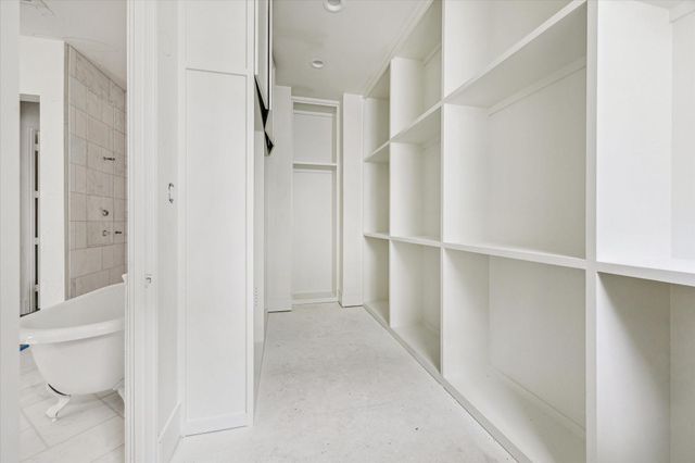 19 Wentworth Gate Path, Houston, TX 77027