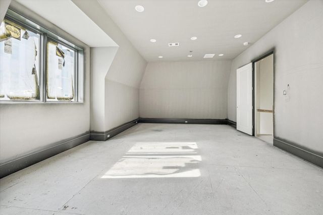 19 Wentworth Gate Path, Houston, TX 77027