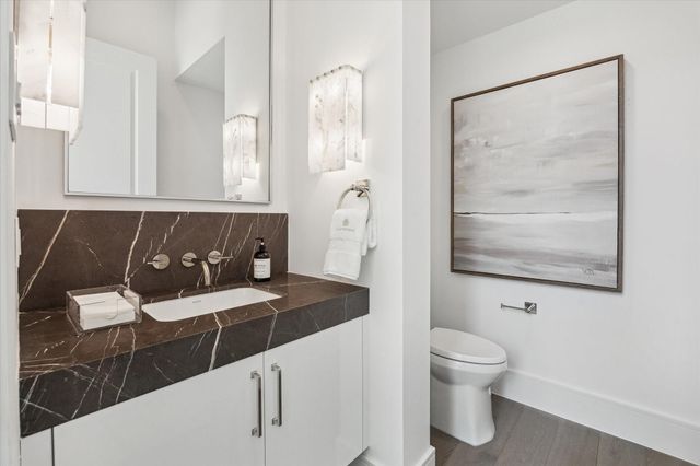 19 Wentworth Gate Path, Houston, TX 77027