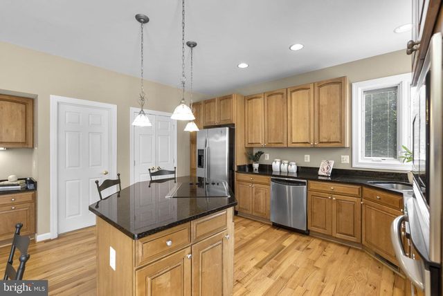 10421 WINDSOR VIEW DR, Potomac, MD 20854