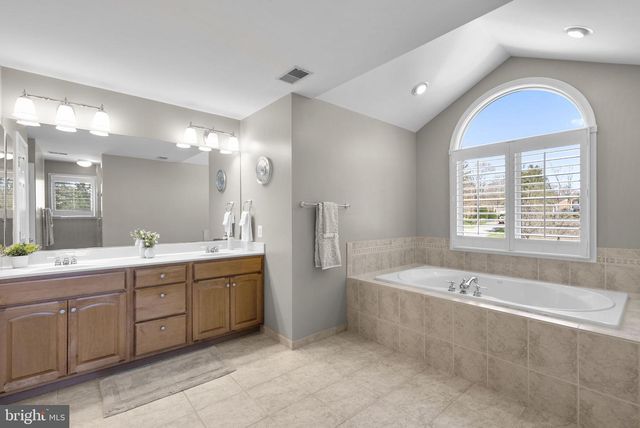 10421 WINDSOR VIEW DR, Potomac, MD 20854