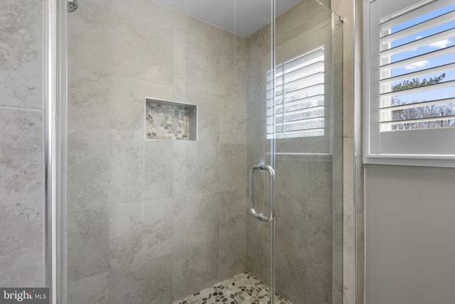 10421 WINDSOR VIEW DR, Potomac, MD 20854