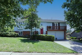 208 Greenmore Drive, Ballwin, MO 63011