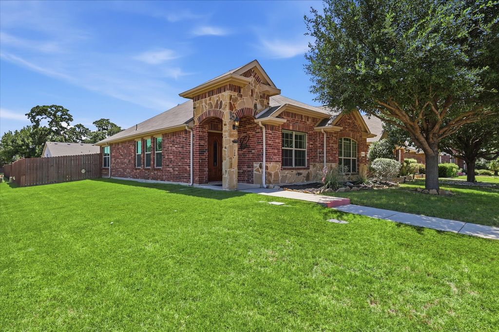9024 Stewart Street, Cross Roads, TX 76227