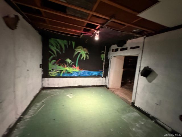 5 Leland Drive, Westhampton, NY 11977