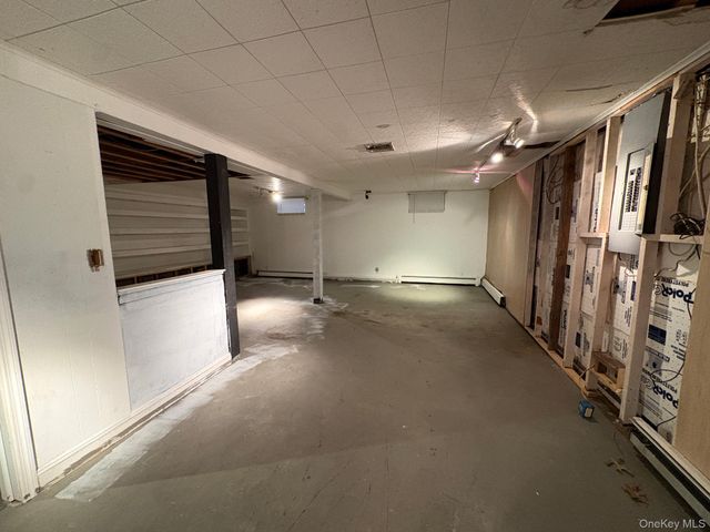 5 Leland Drive, Westhampton, NY 11977