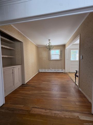 5 Leland Drive, Westhampton, NY 11977