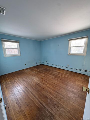 5 Leland Drive, Westhampton, NY 11977