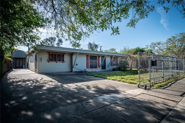 1210 Bernice Dr, Corpus Christi, TX 78412