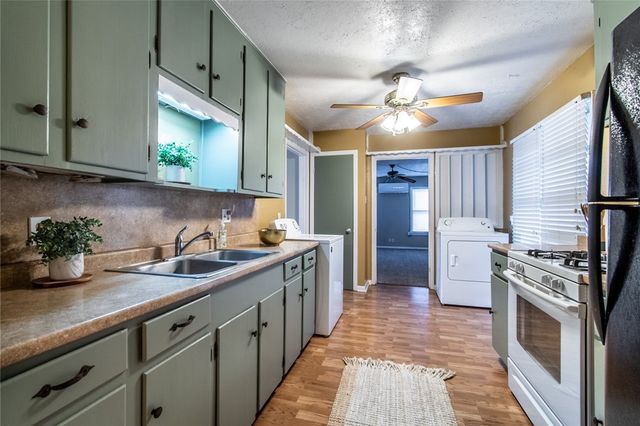 1210 Bernice Dr, Corpus Christi, TX 78412