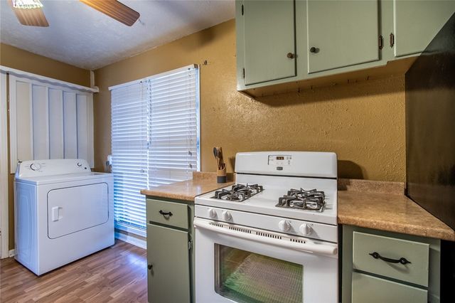 1210 Bernice Dr, Corpus Christi, TX 78412