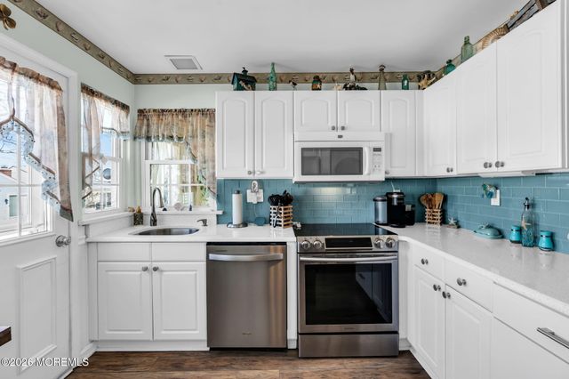 60 Westgate Place, Manchester, NJ 08759