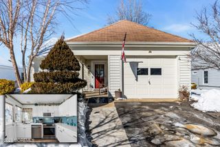 60 Westgate Place, Manchester, NJ 08759