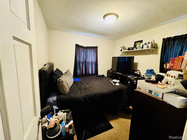 7003 Rivard Avenue, Warren, MI 48091