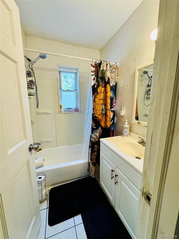 7003 Rivard Avenue, Warren, MI 48091