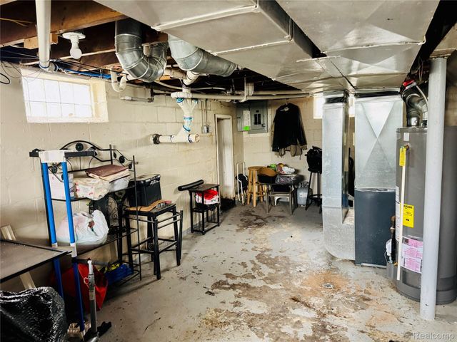 7003 Rivard Avenue, Warren, MI 48091