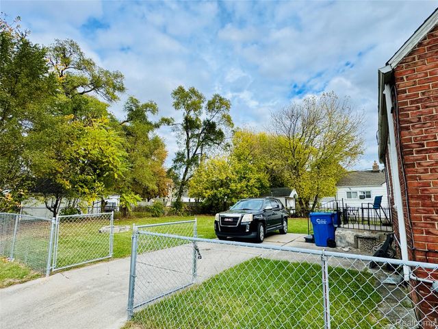 7003 Rivard Avenue, Warren, MI 48091