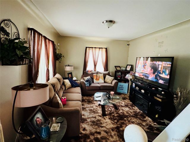 7003 Rivard Avenue, Warren, MI 48091