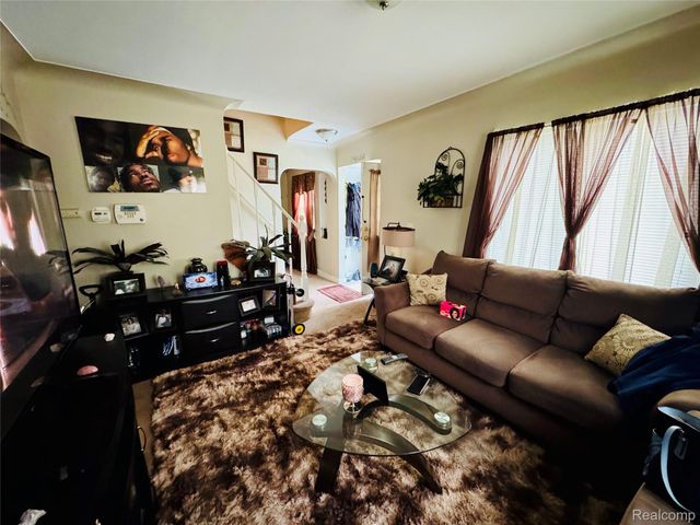 7003 Rivard Avenue, Warren, MI 48091