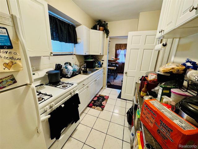 7003 Rivard Avenue, Warren, MI 48091