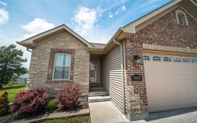 903 Q Avenue, St Clair, MO 63077