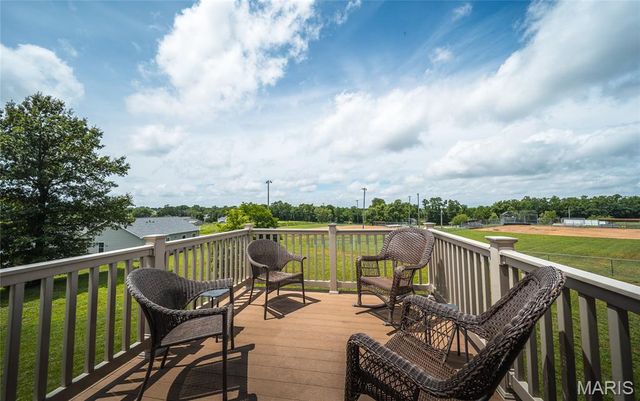 903 Q Avenue, St Clair, MO 63077