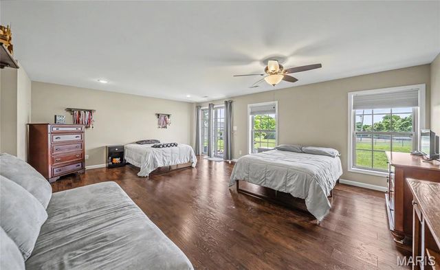 903 Q Avenue, St Clair, MO 63077