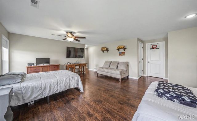 903 Q Avenue, St Clair, MO 63077