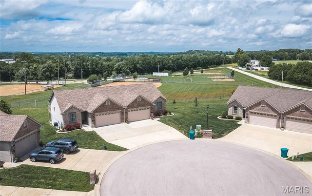 903 Q Avenue, St Clair, MO 63077