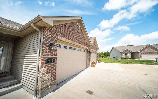 903 Q Avenue, St Clair, MO 63077