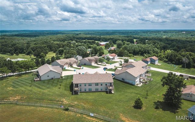 903 Q Avenue, St Clair, MO 63077