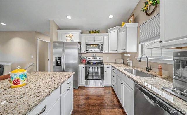 903 Q Avenue, St Clair, MO 63077