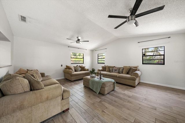 4286 TARPON DRIVE SE, St Petersburg, FL 33705