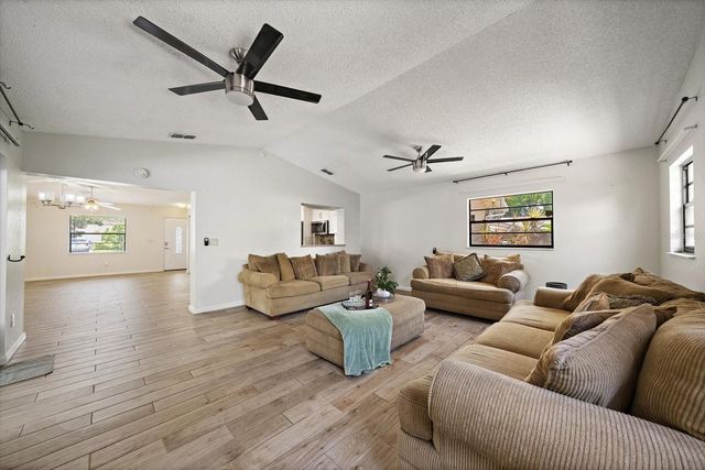 4286 TARPON DRIVE SE, St Petersburg, FL 33705