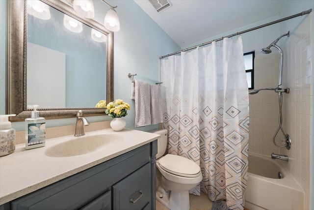 4286 TARPON DRIVE SE, St Petersburg, FL 33705